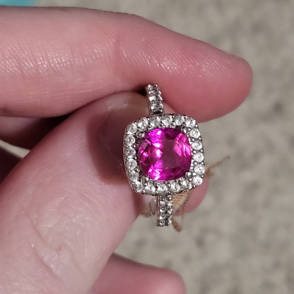 Ruby ring with diamond chips - Picture 8 of 9